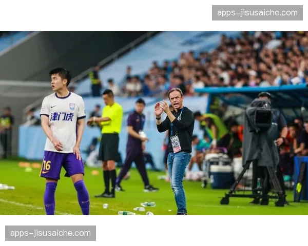 新鹏城客场少打一人 战术调整未能扭转局势